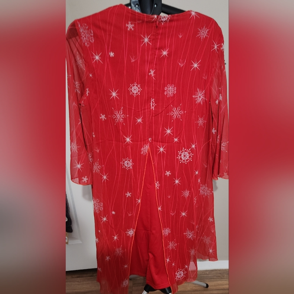 Red Snowflake Patterned Dress - Picture 2 of 5